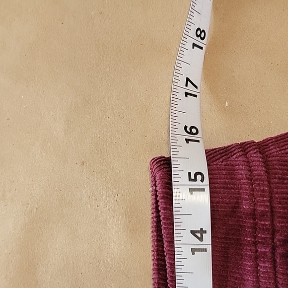 Loft Size 2 Burgundy / Wine Colored Corduroy Mini Skirt Excellent Used Condition - Picture 6 of 11